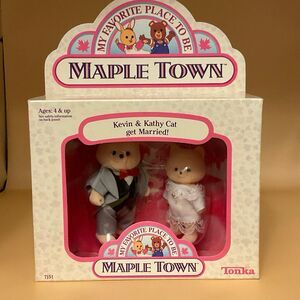 Maple Town Kevin & Kathy Cat get Married NEW in box, never opened